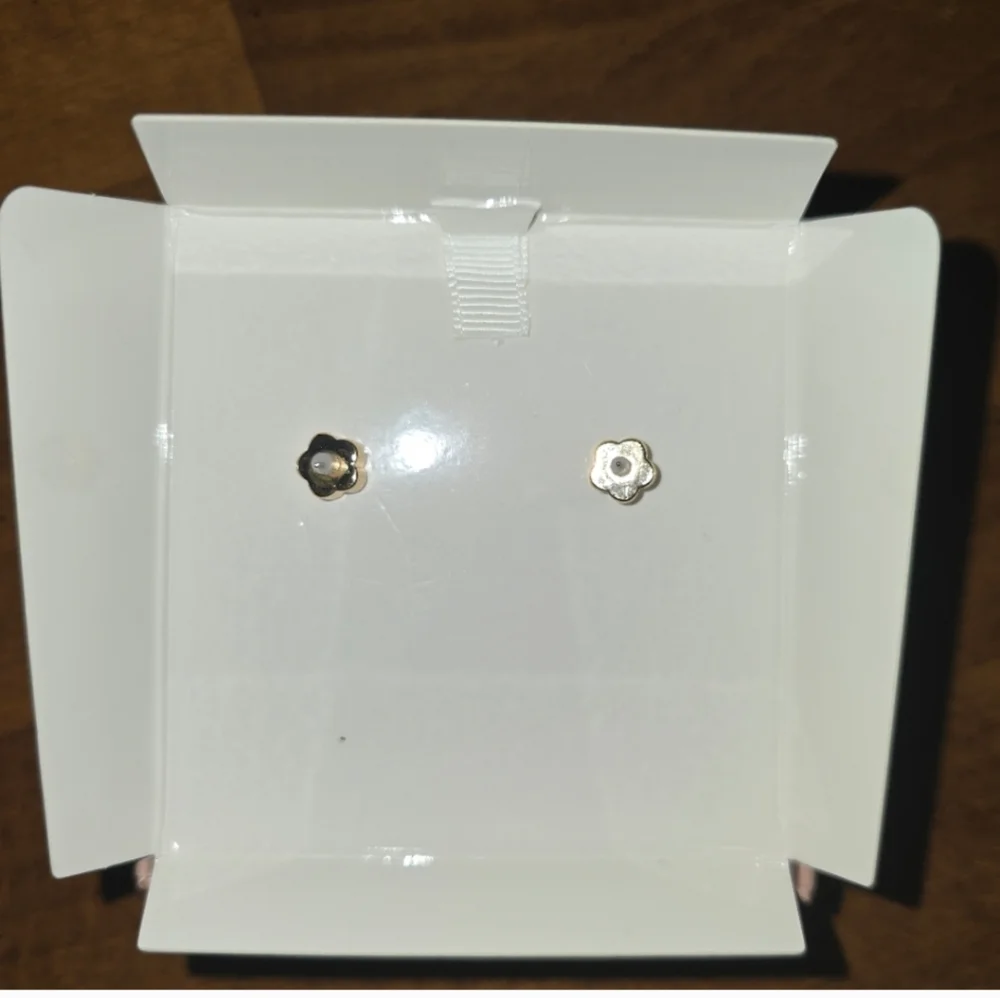 House of Harlow 1960 Flower Earrings - Picture 2 of 5